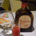 Tequila reposado (añejo) para la sobremesa, y con chupito de tomate | Foto: J.L.C.