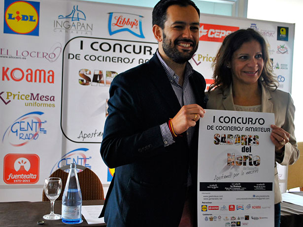 LópeAfonso y Lis Peña durante la presentación del concurso de cocineros aficionados