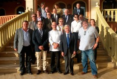 Ansón, durante la visita realizada a Tenerife, con miembros de la Academia de Gastronomía