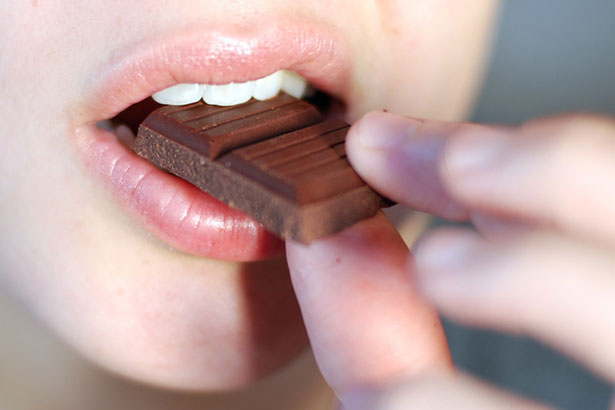 El consumo de chocolate puede tener efectos beneficiosos para la salud, entre ellos una reducción de sufrir enfermedades cardíacas e ictus | Foto: Anjuli Ajer 
