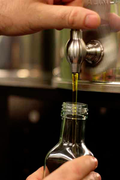 Venta de aceite a granel | Foto: G.R.