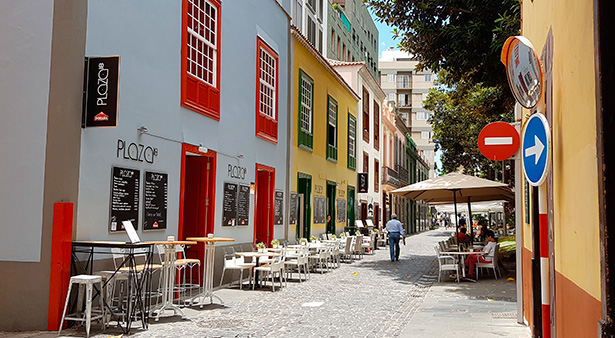 La calle San Francisco se ha convertido en la nueva zona gastronómica de Santa Cruz de Tenerife | Foto: J.L.C.