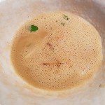 Velouté de foie-gras, ajo negro y espárrago | Foto: J.L.C.