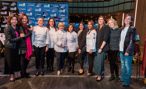 Foto de familia de las participantes en el encuentro Gastronomía es femenino