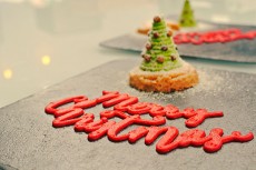 Un árbol de navidad con su felicitación, ambos comestibles, impresos por 'Foodini' | Foto: Natural Machines