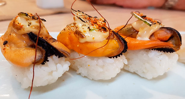 Sushi de mejillón del restaurante Kazán | Foto: J.L.C