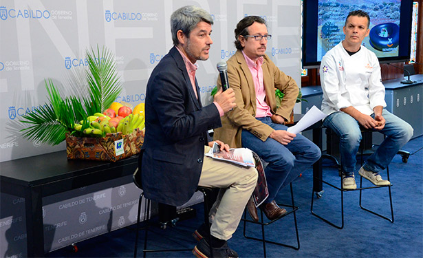 De izquierda a derecha, Alberto Bernabé, Jesús Morales y Juan Carlos Clemente, durante la presentación