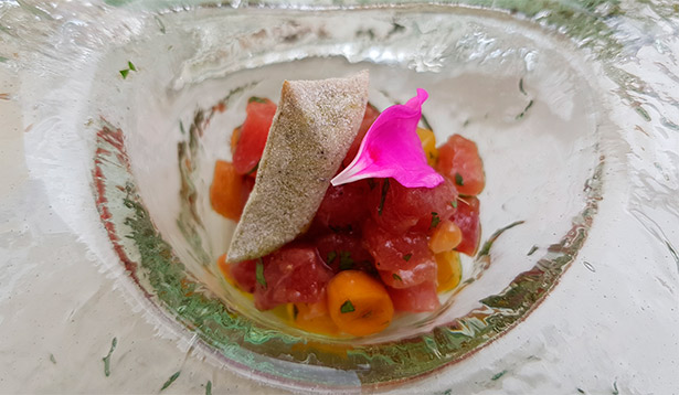 Tartar de atún con mango y cilantro del restaurante El Mirador | Foto: J.L.C.
