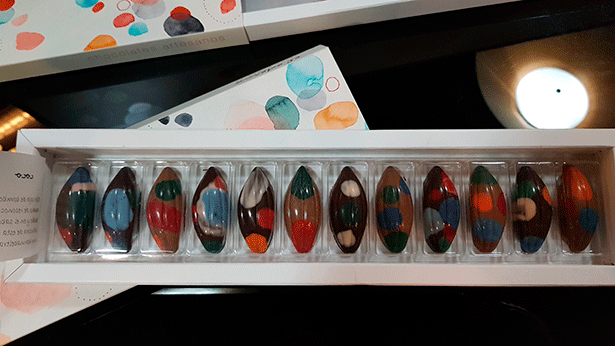 La caja de bombones diseñados por Karina Beltrán | Foto: J.L.C.