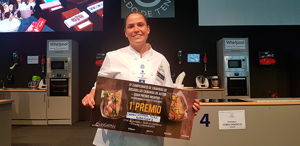Carmen Esther Díaz Rodríguez, con su propuesta “Pork&Roll”, se proclamó ganadora del Campeonato de Bocadillos de Autor  | Foto: abocados.es
