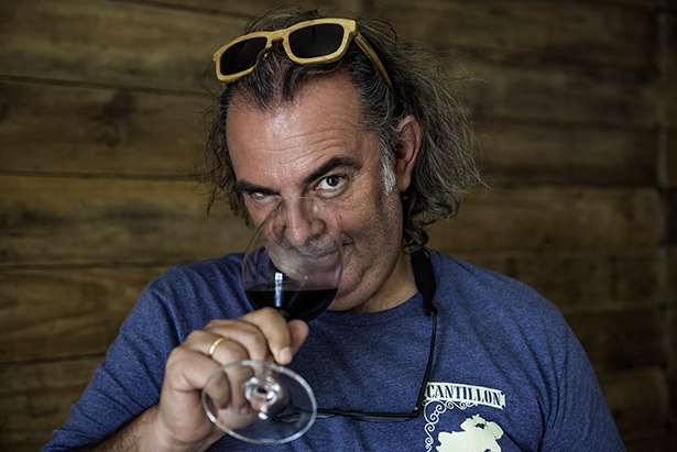 Como catador prueba y puntúa unos 4.000 vinos al año | Foto: Estanis Núñez