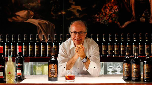 Javier de las Muelas, "empresario, bartender y mixólogo" dueño del mítico local barcelonés Dry Martini