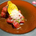 Ceviche de atún rojo, leche de tigre, ají panka, guayaba, dashi y cilantro | Foto: J.L.C