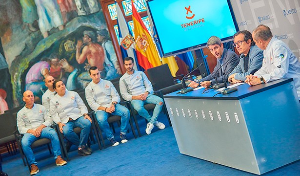 Los cocineros, junto a los consejeros del Cabildo, durante la presentación de las actividades en Madrid Fusión