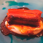 Panceta de cochino con mojo rojo y batata | Foto: J. L. Conde