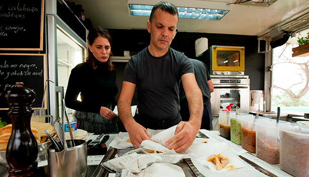 El chef Juan Carlos Clemente, en una foodtruck | Foto: F. P.