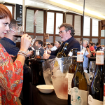 Unos 400 vinos estaban a disposición de los asistentes al encuentro de Vinófilos | Foto: J. L Conde
