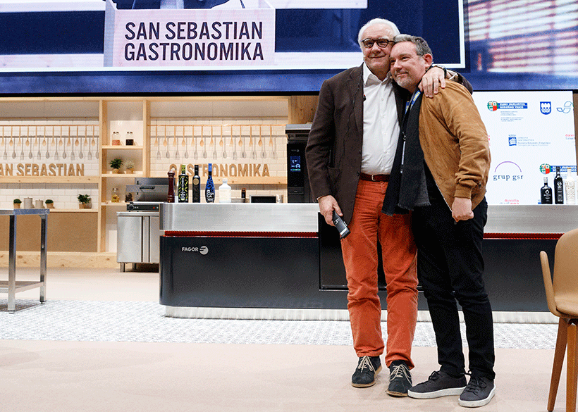 Alain Ducasse y Albert Adrià, en el escenario de San Sebastián Gastronomika | Foto: Sara Santos