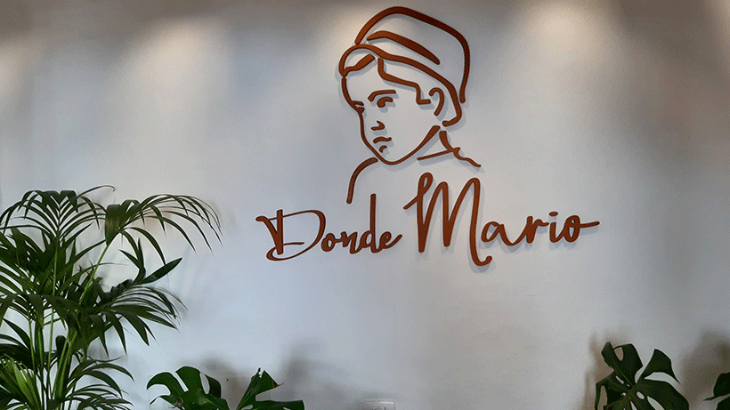 Entrada al restaurante Donde Mario | Foto: José L. Conde