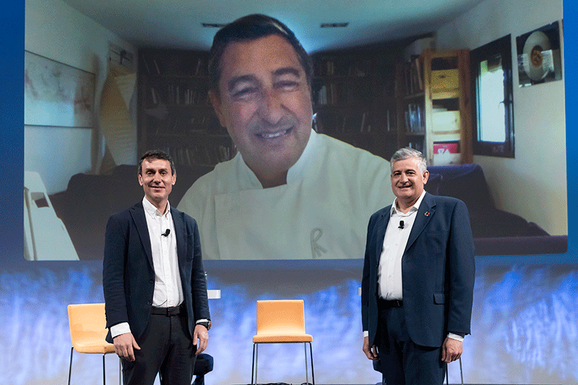 Alberto Cano y Fernando García de la Cruz con Joan Roca | Foto: BBVA