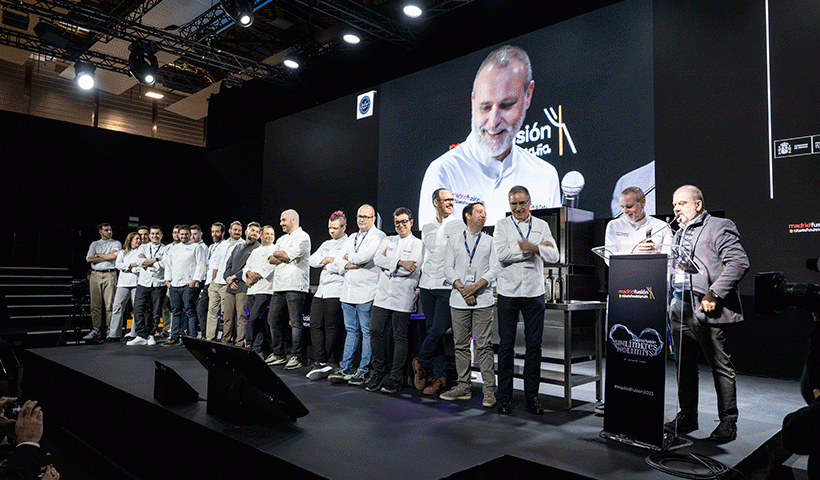Foto de familia de los cocineros revelación homenajeados en Madrid Fusión | Foto: Óscar Chamorro